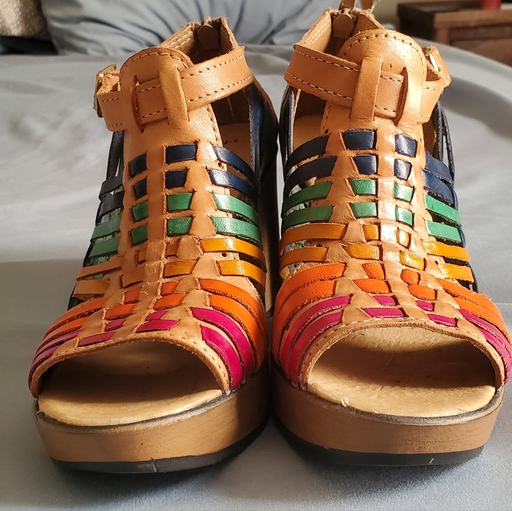 Platform sandals